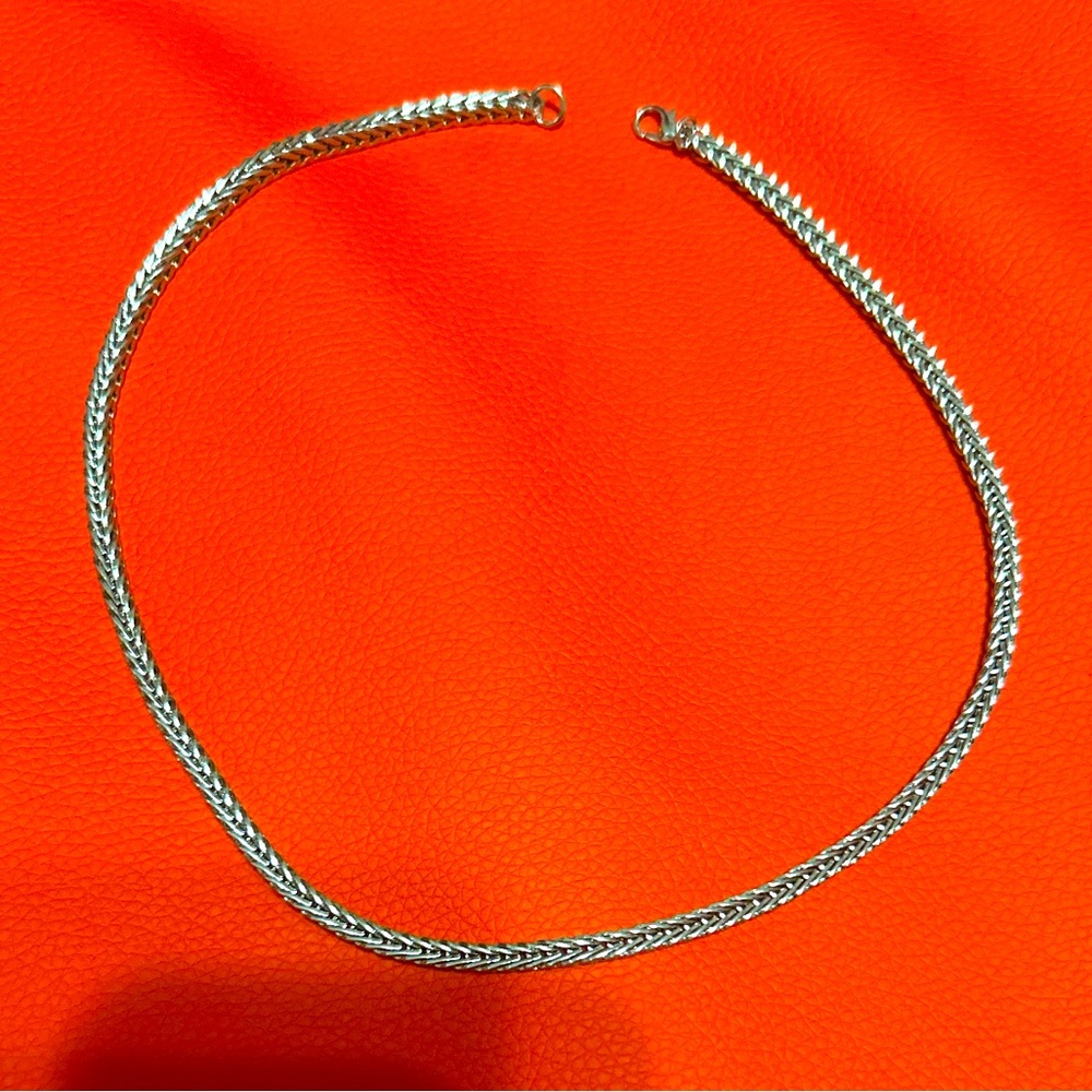 Elegant Gold Chain Necklace